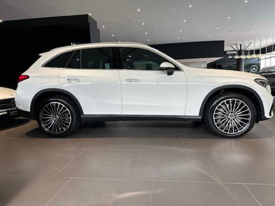 MERCEDES-BENZ GLC 300 2.0 MHEV AMG LINE 4MATIC 9G-TRONIC MERCEDES-BENZ GLC 300 2.0 MHEV AMG LINE 4MATIC 9G-TRONIC